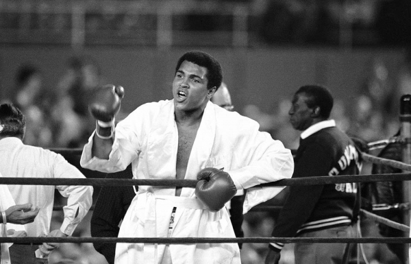 "Бокс никогда уже прежним не будет": реакция на смерть Мохаммеда Али