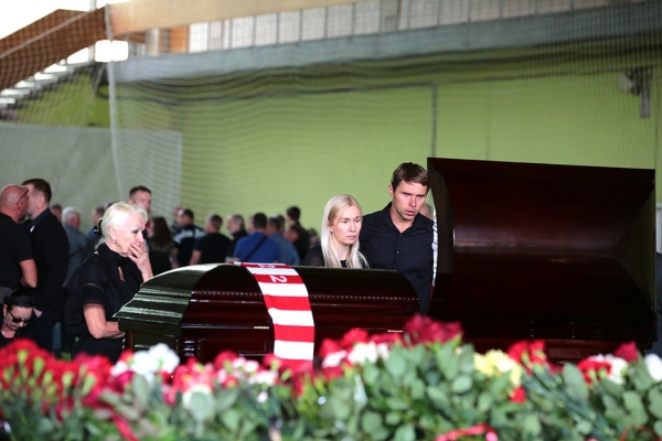 Георгия Ярцева похоронили рядом с сыном