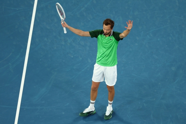 Героическое спасение Медведева! Россиянин совершил чудо в полуфинале Australian Open